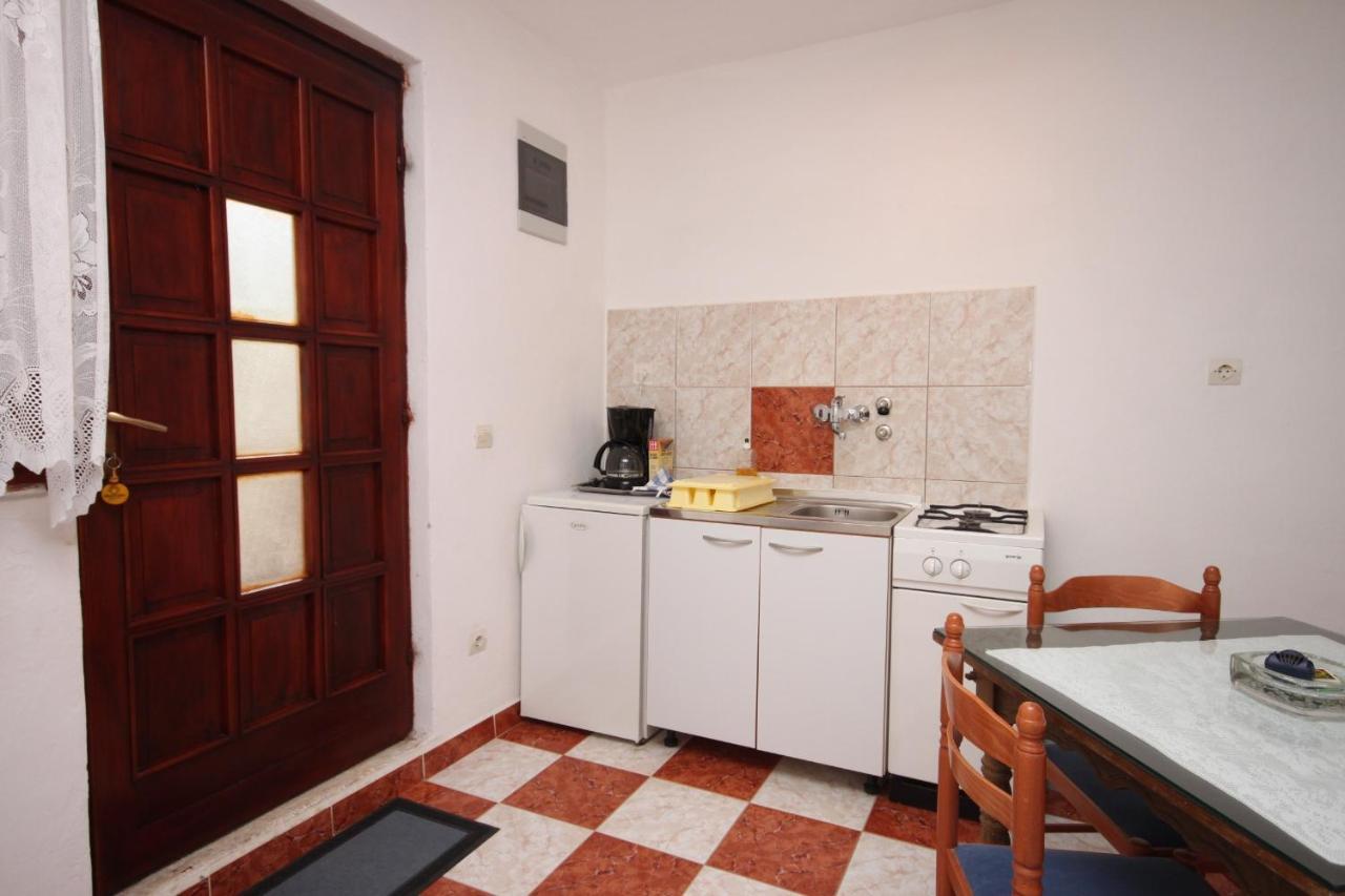 Apartments With A Parking Space Starigrad, Paklenica - 6618 المظهر الخارجي الصورة