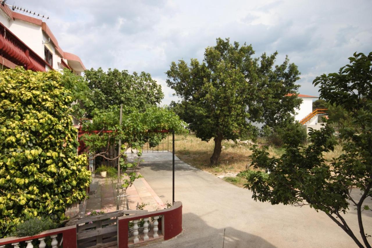 Apartments With A Parking Space Starigrad, Paklenica - 6618 المظهر الخارجي الصورة