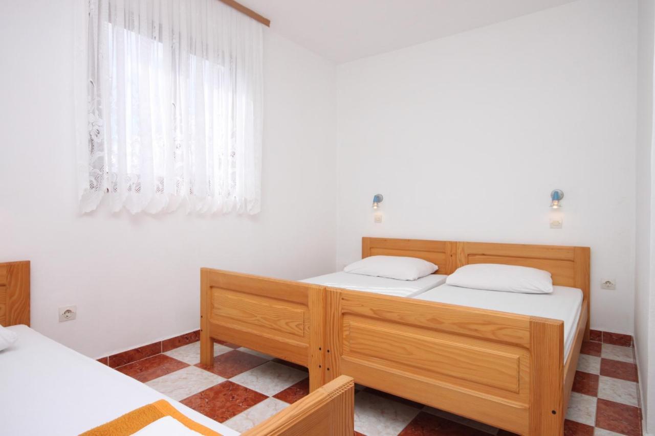 Apartments With A Parking Space Starigrad, Paklenica - 6618 المظهر الخارجي الصورة
